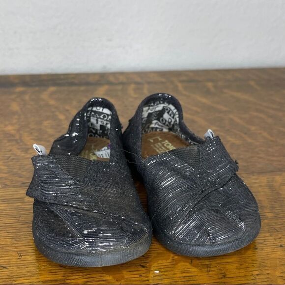 Tom's Metallic Black Flats‎ - Picture 7 of 8
